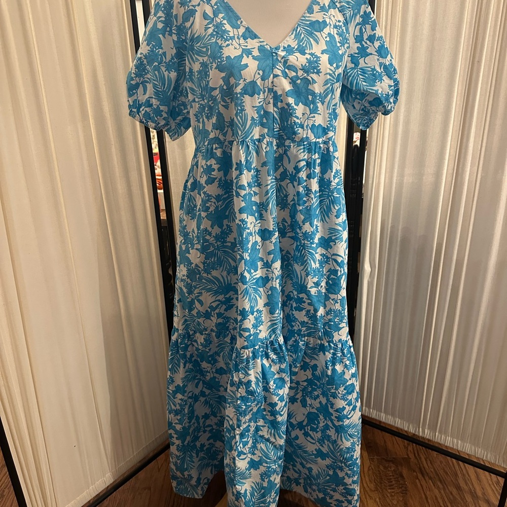 Elegant Blue Floral Maxi Dress - Picture 2 of 5